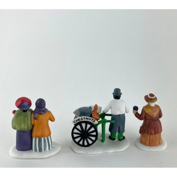 Christmas - DEPT. 56 - VIOLET VENDOR/CAROLERS/CHESTNUT VENDOR - Original Box - Picture 2 of 6